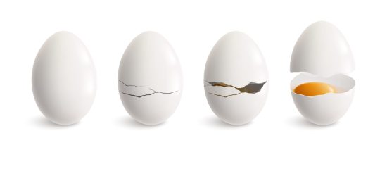 Cracking Egg Realistic Icon Set
